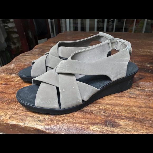 CLOUDSTEPPERS BY CLARKS, GRAY SANDALS, SIZE 8 - Picture 5 of 5